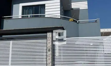Casa com 3 dormitórios à venda, 110 m² por r$ 549.000,00 - vila monte castelo - apucarana/pr