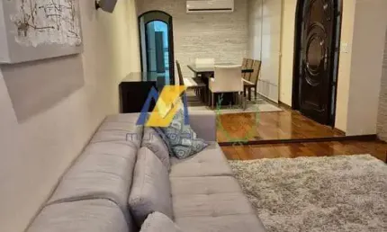Sobrado à venda com 300m², 3 dormitórios, 1 suíte, 2 salas e 7 vagas!!!
