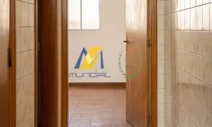 “Cansado de apertos? Descubra esse sobrado com espaço de sobra!'