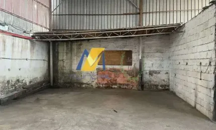 Salão para venda com 140m²!!! 2 wcs em São Caetano - Santa Maria
