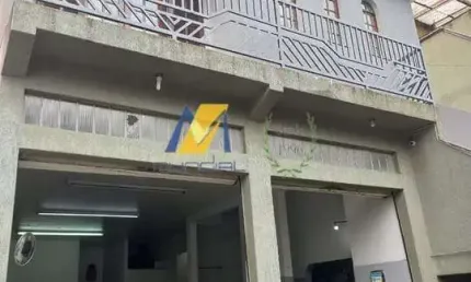 Imóvel Misto, muito amplo para residência e comércio.