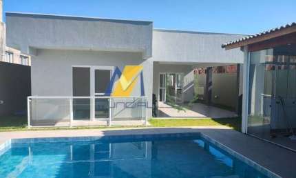 Linda Casa com 239 m²  em Condomínio à Venda com 3 Quartos e 1 Suíte