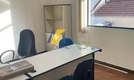 Sobrado Comercial de 278 m² com Ampla Área para Seu Negócio