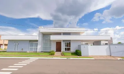 Casa Terra em condomínio próxima a Av. Carlos Borges