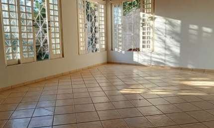 Casa comercial com 3 salas à venda na Avenida dos Andradas, 352, Zona 05, Maringá