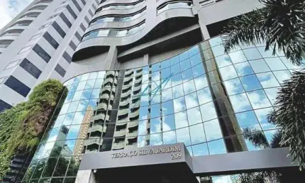 Imperdível casa de alto padrão localizada na zona 01, em maringá.