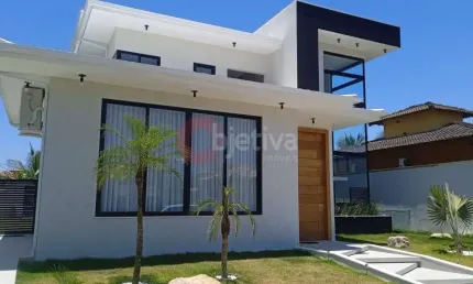 Casa duplex, 4 quartos, Condomínio Caravelas Nina - Búzios