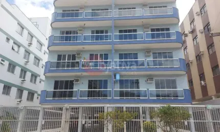 Apto linear, 2 qts, a 300 metros da Praia do Forte, Algodoal - Cabo Frio