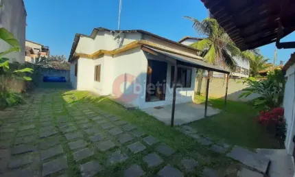 Casa individual com quintal, 3 quartos, Peró - Cabo Frio