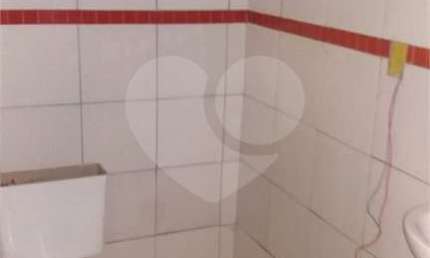Barracão / Galpão / Depósito para alugar na Rua Rafael de Oliveira, 235, Água Fria, São Paulo, 256 m2 por R$ 8.000