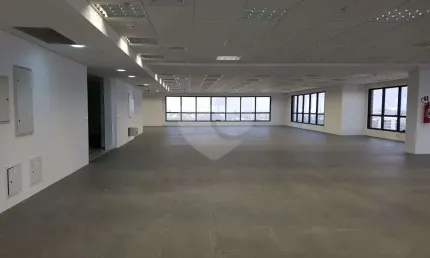 Casa comercial para alugar na Alameda Araguaia, 2104, Alphaville Industrial, Barueri, 1354 m2 por R$ 74.470