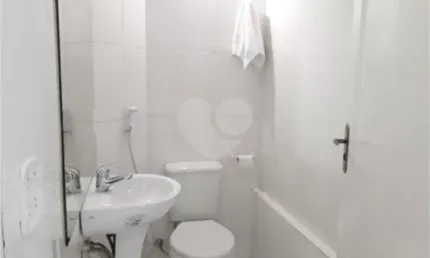 Apartamento com 3 quartos à venda na Rua Rego Freitas, 551, República, São Paulo, 135 m2 por R$ 750.000