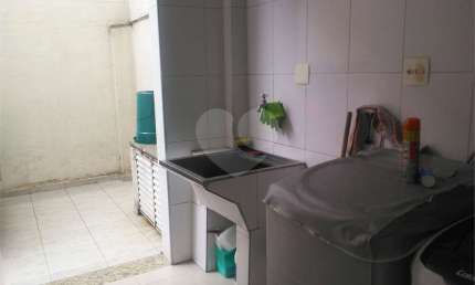 Casa com 3 quartos à venda na Travessa Roberto Santa Rosa, 61, Vila Cruz das Almas, São Paulo, 156 m2 por R$ 650.000