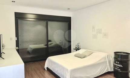 Casa em condomínio fechado com 8 quartos para alugar na Rua Professor Wilson de Camargo Lima, 556, Parque Residencial Colina das Estrelas, Tatuí, 1350 m2 por R$ 35.000