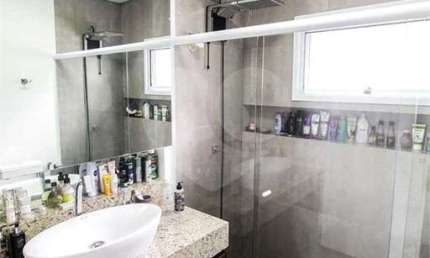 Casa em condomínio fechado com 3 quartos à venda na Avenida dos Carvalhos, 21, Terras do Madeira, Carapicuíba, 370 m2 por R$ 2.700.000