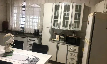 Casa com 2 quartos à venda na Avenida Madame Curie, 611, Jardim Dourado, Guarulhos, 100 m2 por R$ 600.000