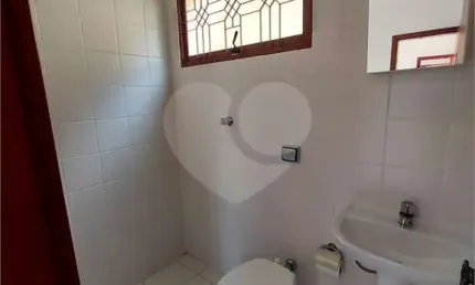 Casa em condomínio fechado com 5 quartos à venda na Rua Tabebuias (Residencial Jardim das Palmeiras), 270, Bosque, Vinhedo, 220 m2 por R$ 1.250.000