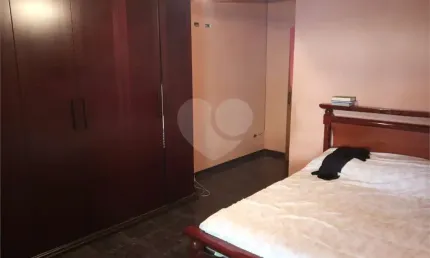 Casa com 3 quartos à venda na Avenida Elias Antônio Lopes, 22, Parque Taipas, São Paulo, 220 m2 por R$ 549.000