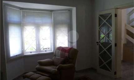 Casa em condomínio fechado com 3 quartos à venda na Rua das Arapongas, 353, Santa Rosa, Vinhedo, 380 m2 por R$ 2.050.000