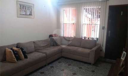 Casa com 3 quartos à venda na Rua Padre Antônio Vieira, 43, Jardim Vila Galvão, Guarulhos, 164 m2 por R$ 800.000