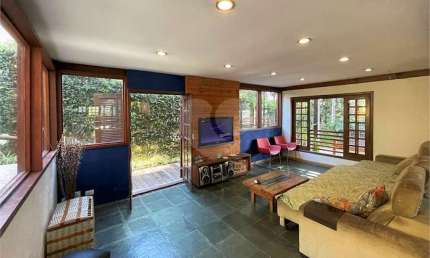 Casa em condomínio fechado com 4 quartos à venda na Estrada dos Pinheiros, 745, Chácara dos Junqueiras, Carapicuíba, 591 m2 por R$ 1.280.000