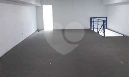 Barracão / Galpão / Depósito para alugar na Avenida João de Andrade, 917, Santo Antônio, Osasco, 240 m2 por R$ 15.000
