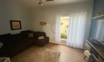 Casa com 3 quartos à venda na Rua Aristeu do Amaral, 58, Jardim Acapulco, São Carlos, 271 m2 por R$ 600.000