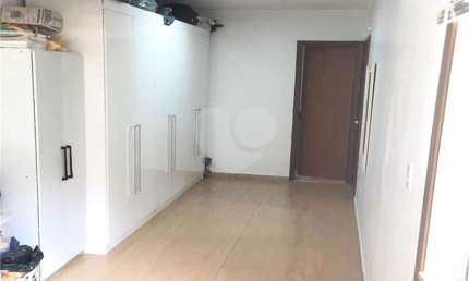 Casa com 3 quartos à venda na Rua Domênico Maggion, 200, Vila Yolanda, Osasco, 181 m2 por R$ 630.000