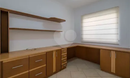 Casa em condomínio fechado com 4 quartos à venda na Rua Doutor Adhemar de Barros, 703, Jardim Europa, Valinhos, 283 m2 por R$ 1.800.000