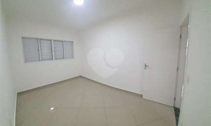 Casa com 3 quartos à venda na Rua Prefeito José de Souza Boigi, 74, Vila Lavínia, Mogi das Cruzes, 213 m2 por R$ 900.000