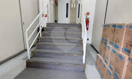 Sala comercial à venda na Rua do Triunfo, 134, Santa Ifigênia, São Paulo, 299 m2 por R$ 600.000