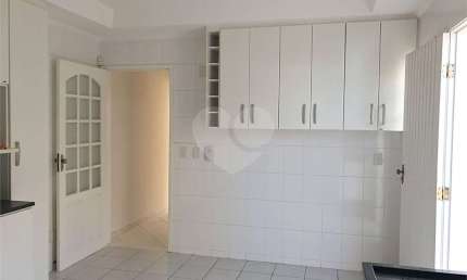 Casa com 3 quartos à venda na Rua Santa Engrácia, 105, Vila Lageado, São Paulo, 236 m2 por R$ 830.000