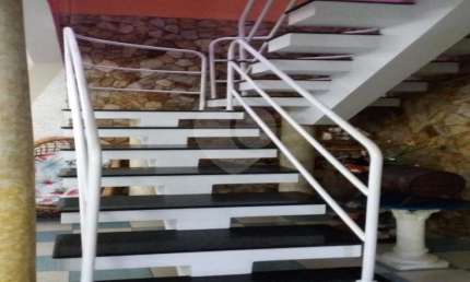 Casa com 4 quartos à venda na Rua Aliomar Baleeiro, 410, Alves Dias, São Bernardo do Campo, 341 m2 por R$ 950.000