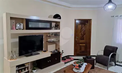 Casa com 3 quartos à venda na Rua Santa Efigênia, 410, Jardim Universo, Mogi das Cruzes, 234 m2 por R$ 900.000