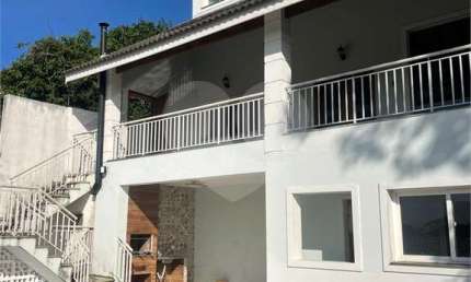 Casa com 4 quartos à venda na Rua dos Jequitibas, 320, Parque dos Lagos, Mogi das Cruzes, 275 m2 por R$ 1.600.000