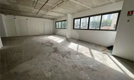 Casa comercial para alugar na Rua Ibirajá, 244, Vila Guarani, São Paulo, 690 m2 por R$ 48.300