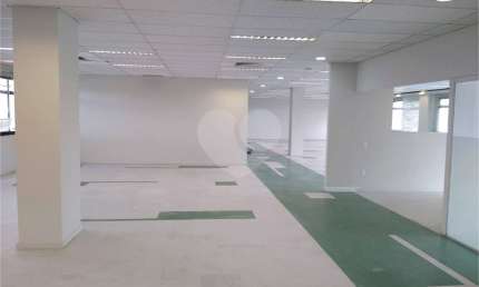 Prédio para alugar na Rua Doutor Edgard Theotonio Santana, 206, Parque Industrial Tomas Edson, São Paulo, 4816 m2 por R$ 172.800