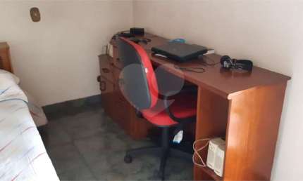 Casa com 3 quartos à venda na Rua Humberto Casari, 90, Remédios, Osasco, 254 m2 por R$ 1.000.000