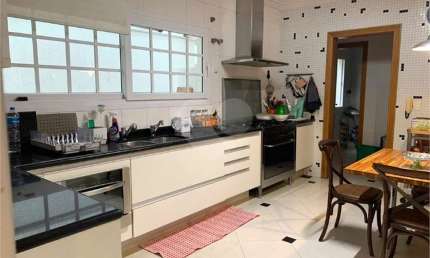 Casa em condomínio fechado com 4 quartos para alugar na Alameda Bertioga, 368, Alphaville, Santana de Parnaíba, 400 m2 por R$ 30.000