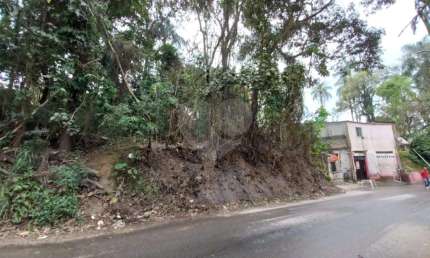 Terreno à venda na Estrada Três Cruzes, 100, Três Cruzes, São Paulo, 11399 m2 por R$ 7.980.000