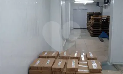Barracão / Galpão / Depósito para alugar na Praça Miguel Ramos de Moura, 234, Jardim Imperador (Zona Leste), São Paulo, 180 m2 por R$ 8.300