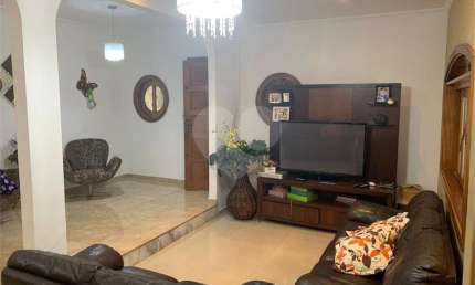 Casa com 4 quartos para alugar na Rua José Lobo, 240, Jardim Maria Adelaide, São Bernardo do Campo, 230 m2 por R$ 5.600