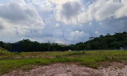 Terreno à venda na Avenida Alberto Santos Dumont, 100, Fazenda Capelinha, Mogi das Cruzes, 5652 m2 por R$ 4.050.000
