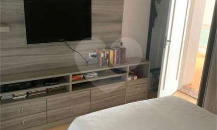 Casa com 4 quartos à venda na Alameda das Margaridas, 42, Alphaville, Santana de Parnaíba, 420 m2 por R$ 2.400.000