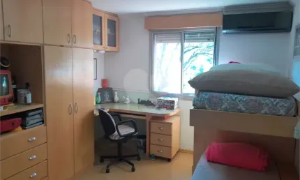 Casa em condomínio fechado com 3 quartos à venda na Estrada Arlindo Moraes Costa, 5500, Capuava, Embu das Artes, 258 m2 por R$ 1.150.000