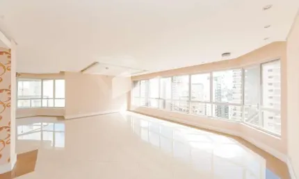 Apartamento com 284 m², 4 quartos sendo 3 suítes para alugar no bairro Água Verde.