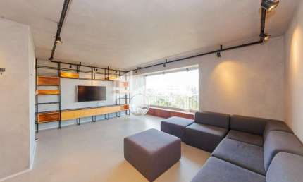 Apartamento com 177 m², 4 quartos sendo 1 suíte para alugar no bairro Centro Cívico.