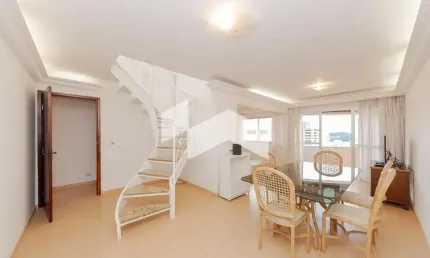 Apartamento com 1.6 m², 3 quartos sendo 1 suíte para alugar no bairro Bigorrilho.