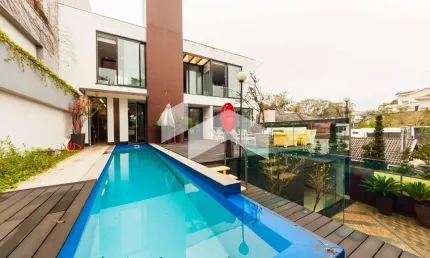 Casa com 685 m²,  para alugar no bairro Santo Inácio.