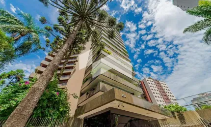 Apartamento com 558.87 m², 4 quartos sendo 3 suítes à venda no bairro Cabral.